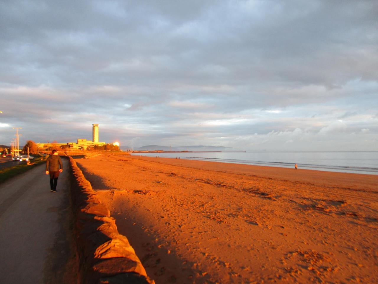 Beachcomber Swansea Bagian luar foto